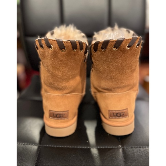 UGGS AIDAH BOOT SZ 5 - Picture 3 of 5